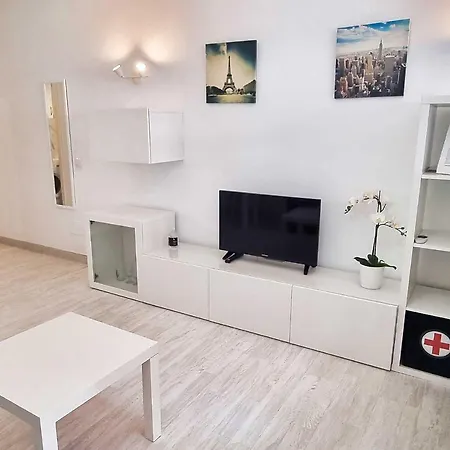 Marino Ii 208. Great Studio Second-line To The Beach In Centre. 마르베야