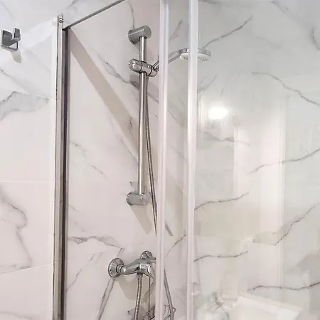 Marino Ii 208. Great Studio Second-line To The Beach In Centre. 아파트 마르베야